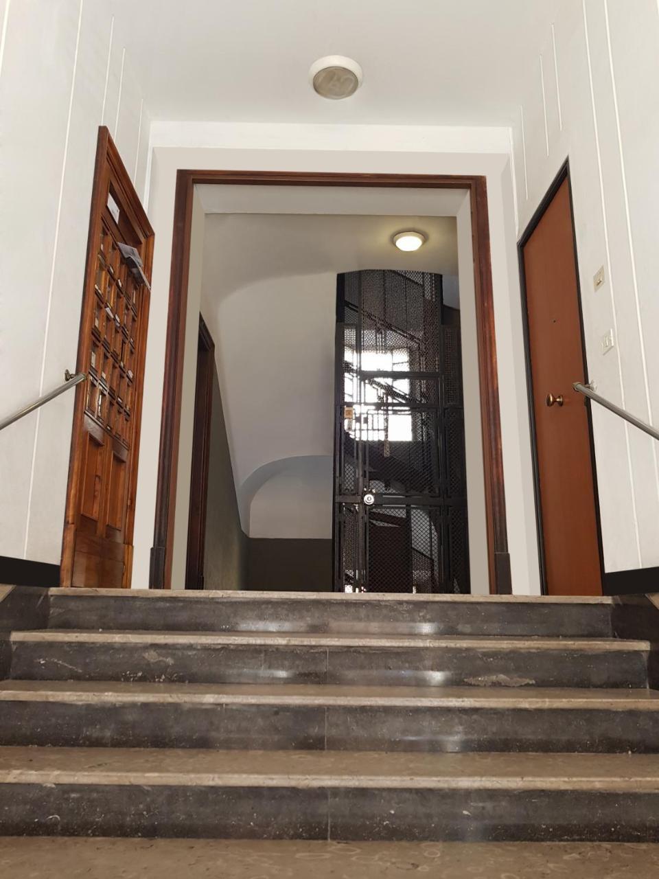 Apt Re Di Roma Luaran gambar
